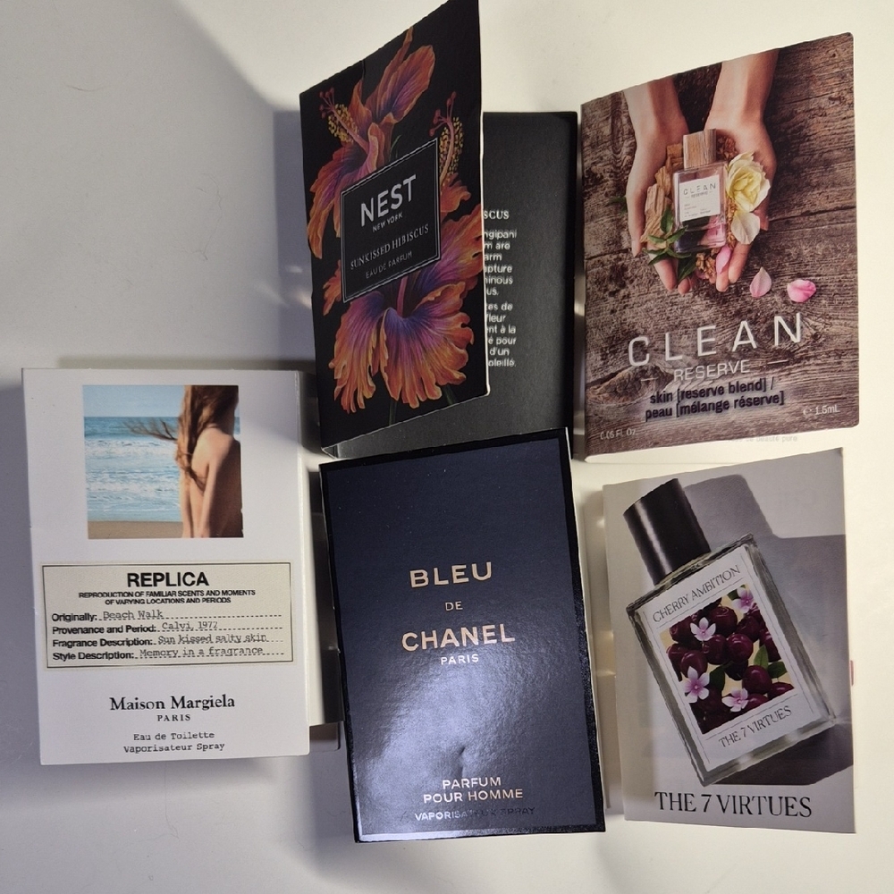 CHANEL Bleu de Chanel Parfum - Navy Blue with Gold Accents